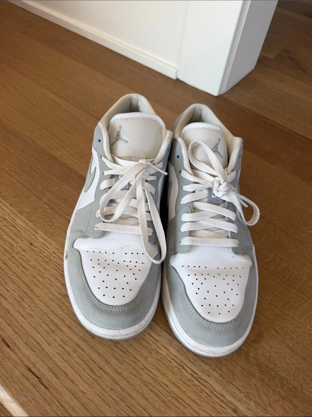 Air Jordan 1 Low Wolf Grey White Women’s Size 10 | DC0774-105